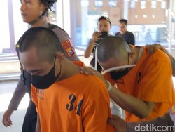 Bejat 2 Pria Paksa Gadis 17 Tahun Threesome dan Direkam hingga Viral