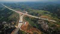 Potret Jalan Tol Bocimi Seksi II yang Mulai Beroperasi