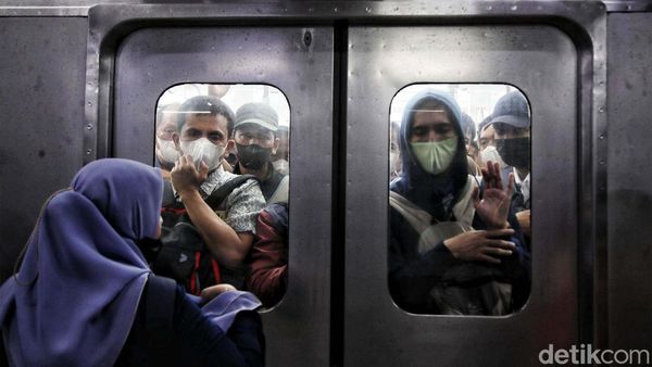 Potret Aktivitas Warga Jakarta di Tengah Kepungan Polusi Udara