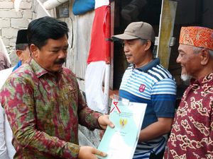 Menteri ATR Bagi-bagi 13.366 Sertifikat Tanah di Jambi