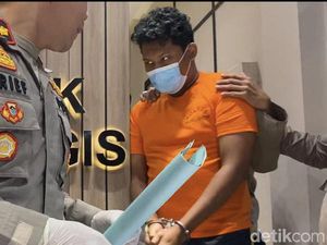 Detik-detik Ngeri Anak Bunuh Ibu di Depok, Ayah Dikunci dalam Kamar Detik-detik Ngeri Anak Bunuh Ibu di Depok, Ayah Dikunci dalam Kamar