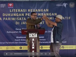 Kunker ke Jabar, Sandiaga Dihampiri Pria Dukung Dirinya Jadi RI 1