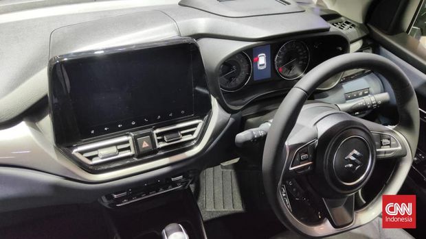 Suzuki Baleno 2023 mendapatkan pergantian headunit 9 inci dan tambahan kamera 360 di Gaikindo Indonesia International Auto Show (GIIAS), Jumat (11/8/2023).