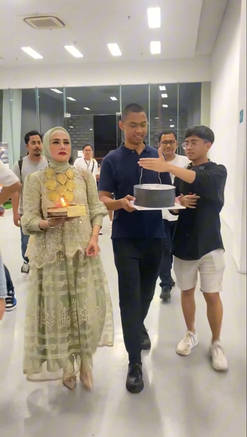 Tiara Savitri