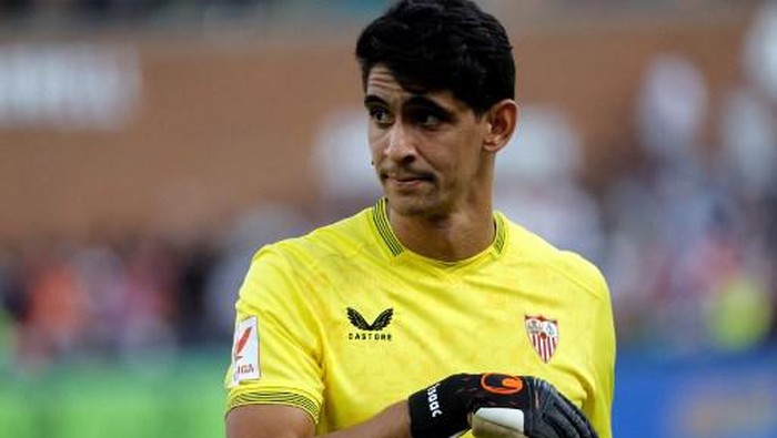 Sevillas Moroccan goalkeeper Yassine Bounou 