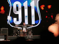 Penampilan Memukau 911 Hibur Penonton The 90s Festival 2023