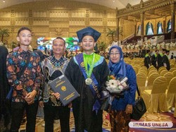 Cerita Achmad Reza, Guru Olahraga yang Lulus S2 dengan IPK Sempurna