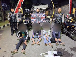 4 Anggota Gangster Diciduk Saat Tawuran di Jemursari Surabaya 4 Anggota Gangster Diciduk Saat Tawuran di Jemursari Surabaya