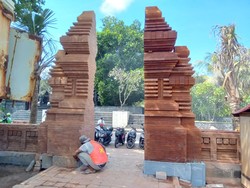 Gapura Viral Tinggi Sebelah di Legian Diperbaiki, Ternyata Masih Beda