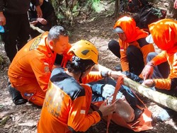 Pendaki Perempuan Cedera Kaki di Pos 8 Gunung Bawakaraeng Dievakuasi Tim SAR
