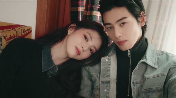 8 Foto Han So Hee dan Cha Eun Woo Jadi Couple Kampus, Bikin Fans Ambyar