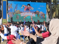 Lincahnya Emak-emak Garut Berzumba Ria dalam Pesta Rakyat Simpedes