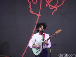 Lirik Lagu Melepas Pelukan Ibu dari Kunto Aji, Lengkap dengan Chordnya