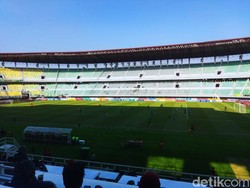 Persebaya Vs Persita Tanpa Gol di Babak Pertama