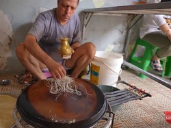 Kisah Mantan Chef di Makkah Jualan Kunafa Ngumpet dalam Gang