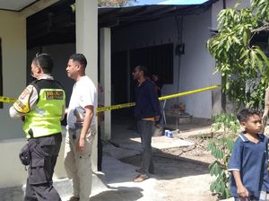 Pensiunan PNS Sebatang Kara Ditemukan Tewas di Rumahnya Pensiunan PNS Sebatang Kara Ditemukan Tewas di Rumahnya