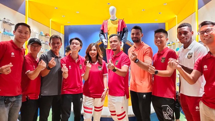 Bima Sakti hadiri pembukaan store Mills di Semarang.