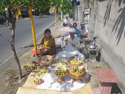 Tradisi Nyaagang, Prosesi Mengantar Leluhur ke Nirwana Saat Kuningan