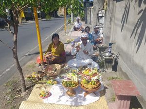 Tradisi Nyaagang, Prosesi Mengantar Leluhur ke Nirwana Saat Kuningan Tradisi Nyaagang, Prosesi Mengantar Leluhur ke Nirwana Saat Kuningan