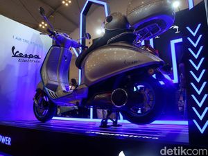 Potret Vespa Elettrica yang Harganya Lebih Mahal dari Honda Brio Satya