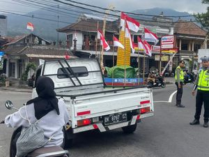 Jalur ke Objek Wisata Bedugul Macet Saat Umanis Kuningan Jalur ke Objek Wisata Bedugul Macet Saat Umanis Kuningan