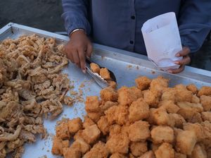 Bidan Ini Jualan Tahu Kriuk, Sekarang Punya 4 Cabang! Bidan Ini Jualan Tahu Kriuk, Sekarang Punya 4 Cabang!