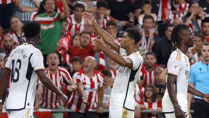 Soccer Football - Spain - LaLiga - Athletic Bilbao v Real Madrid - San Mames, Bilbao, Spain - August 12, 2023 Real Madrids Jude Bellingham celebrates scoring their second goal REUTERS/Vincent West