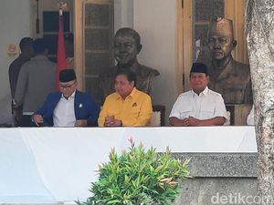 Sarmuji Blak-blakan Sinyal Jokowi di Balik Golkar Dukung Prabowo