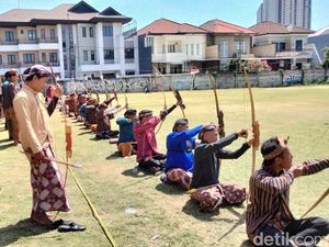 Lomba Memanah Tradisional Digelar di Surabaya, Peserta hingga dari Malaysia Lomba Memanah Tradisional Digelar di Surabaya, Peserta hingga dari Malaysia
