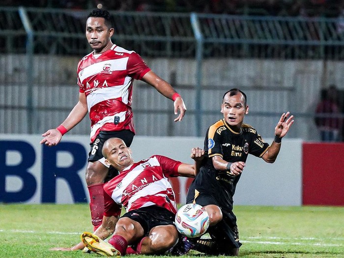 Madura United Vs Persija Jakarta