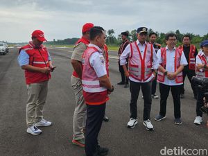 Menhub Tinjau Bandara Mentawai yang Bakal Diresmikan Jokowi Menhub Tinjau Bandara Mentawai yang Bakal Diresmikan Jokowi