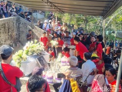 Wasiat Djoko Pekik untuk Keluarga dan Kaus Merah di Pemakamannya