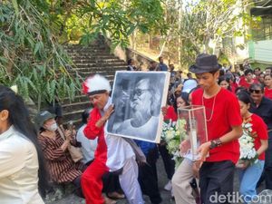 Kenang Djoko Pekik, Butet Kartaredjasa: Dia Seperti Orang Tua