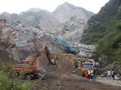 Penampakan Longsor-Banjir Bandang di China yang Tewaskan 21 Orang