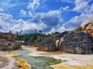 Wisata Pemandian Air Panas Sipoholon di Sumut yang Instagramable Wisata Pemandian Air Panas Sipoholon di Sumut yang Instagramable