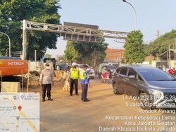 Ada Proyek Galian, Lalin Lebak Bulus Macet