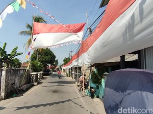 Bendera 300 Meter dari Kuli Bangunan di Cianjur Bendera 300 Meter dari Kuli Bangunan di Cianjur