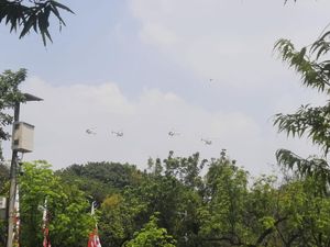 Geladi Upacara HUT Ke-78 RI, Pesawat Tempur TNI Bermanuver di Langit Istana Geladi Upacara HUT Ke-78 RI, Pesawat Tempur TNI Bermanuver di Langit Istana