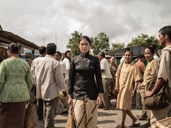 Kebaya Janggan Hitam Khas Jogja, Busana Dasiyah di Serial Gadis Kretek