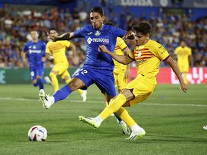 Sengit Dihujani 3 Kartu Merah, Getafe Tahan Imbang Barcelona