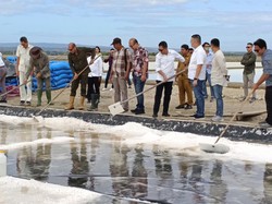 Konsumsi Garam NTT dari Luar Daerah, Viktor Laiskodat Janji Bangun Pabrik