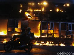 Kebakaran Halte TransJ Tendean Padam, Damkar Kerahkan 8 Unit
