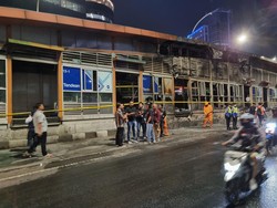 Kebakaran Padam, Halte TransJakarta Tendean Dipasangi Garis Polisi
