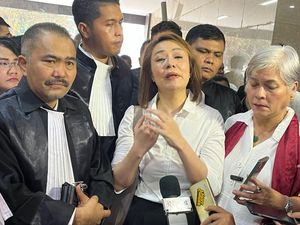 Kamaruddin Simanjuntak Jadi Tersangka, Rina Lauwy Menangis