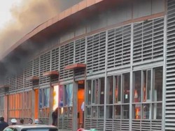 Halte TransJakarta Tendean Kebakaran, Penumpang Dievakuasi