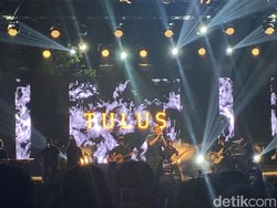 Potret Feby Putri-Tulus Konser di Medan, Bikin Galau Penonton