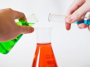 Mengenal Labu Ukur Laboratorium: Fungsi, Jenis, dan Cara Menggunakan Mengenal Labu Ukur Laboratorium: Fungsi, Jenis, dan Cara Menggunakan