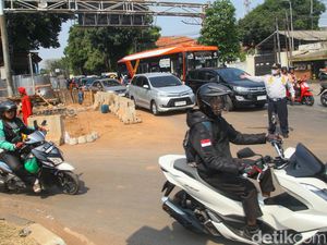 Lalin di Lebak Bulus Macet Imbas Proyek Galian