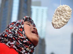 Fakta Memilukan di Balik Lomba Makan Kerupuk Saat HUT RI