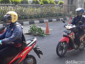 Tolong, Pasukan Kuning! Jl Tendean Jaksel Berlubang Dekat Manhole SJUT Tolong, Pasukan Kuning! Jl Tendean Jaksel Berlubang Dekat Manhole SJUT